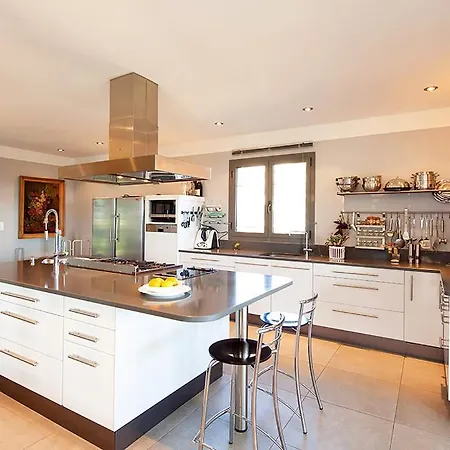Villa Sleeps 4 Pool Air Con Wifi Palavese